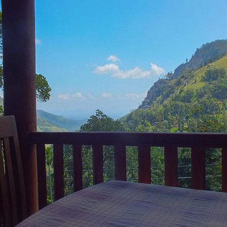 Blue Ribbon Homestay エッラ エクステリア 写真